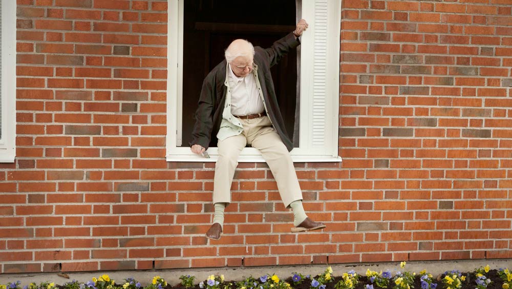 Der-Hundertjährige,-der-aus-dem-Fenster-stieg-und-verschwand-©-2013-Filmladen(6)